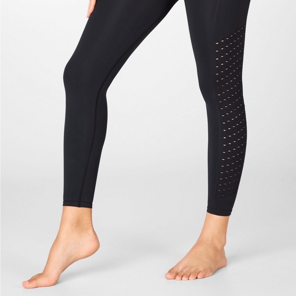 NWT Fabletics sync high waisted perforated 7/8 leggings